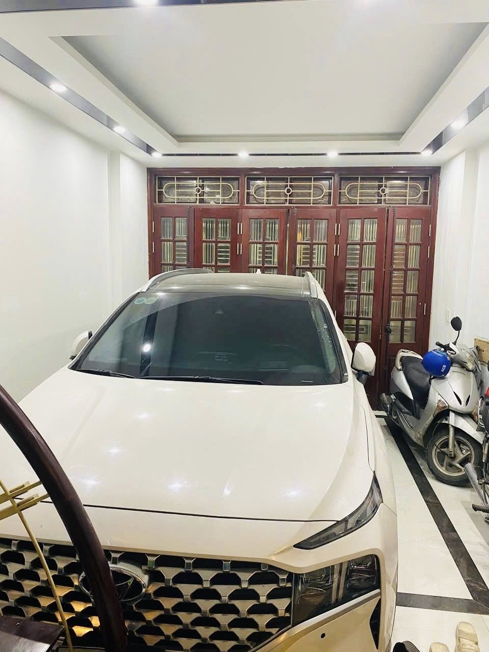 Bán nhà Vũ Hữu, Nam Từ Liêm, 5 tầng, 55m2, phân lô kinh doanh, oto đỗ cửa