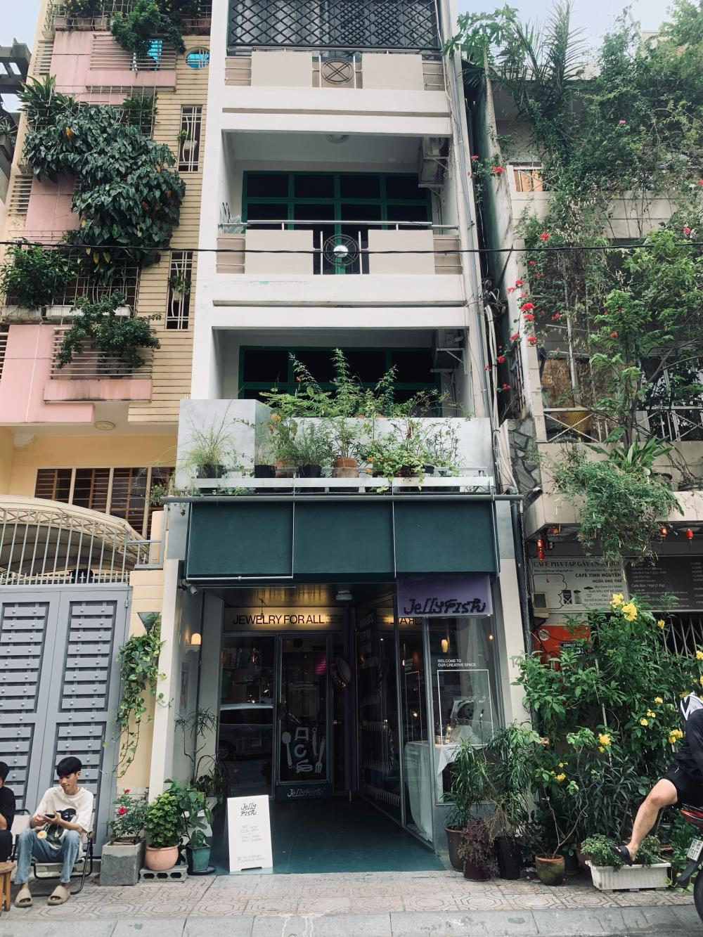 Bán nhà mặt tiền Nguyễn Văn Nguyễn, Quận 1, 90m2, 5 tầng, chỉ 28.5 tỷ