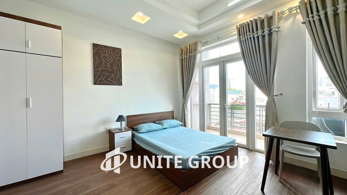Căn hộ Quận 1 gần chợ Tân Định, ban công 30m2, giá chỉ 8 triệu