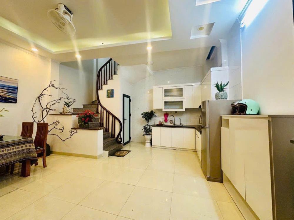 Nhà mặt phố Mai Anh Tuấn trước mặt hồ thoáng giá chỉ 32 tỷ