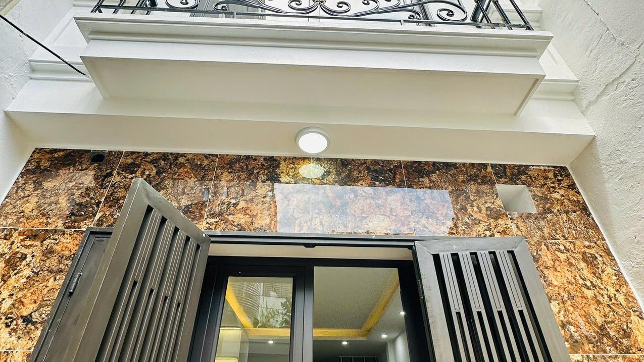 Chính chủ caàn nhượng  lại căn nhà tại ngõ 282 Kim Giang, DT36m2, 4 tầng giá 7,6 tỷ.