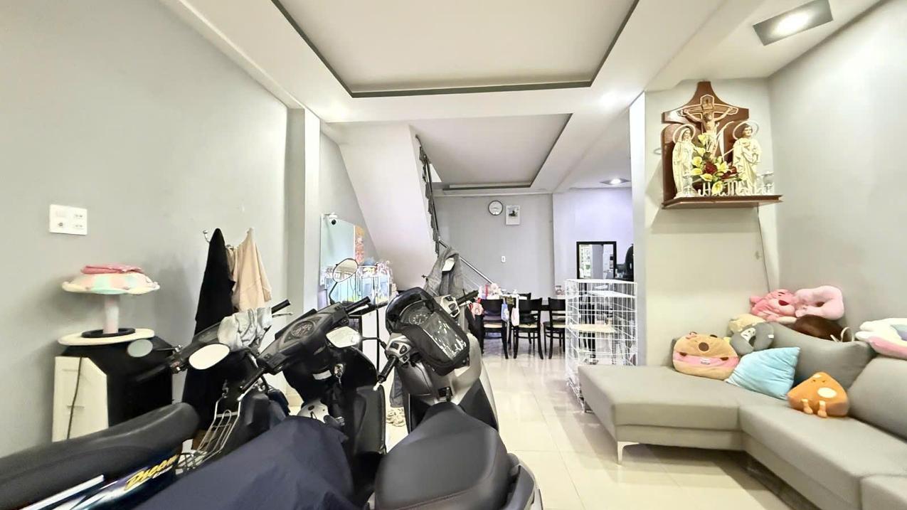 Bán nhà Lê Hồng Phong, Quận 10  46m2 - Tiện Ở Hoặc Kinh Doanh - Nở Hậu - 8 Tỷ