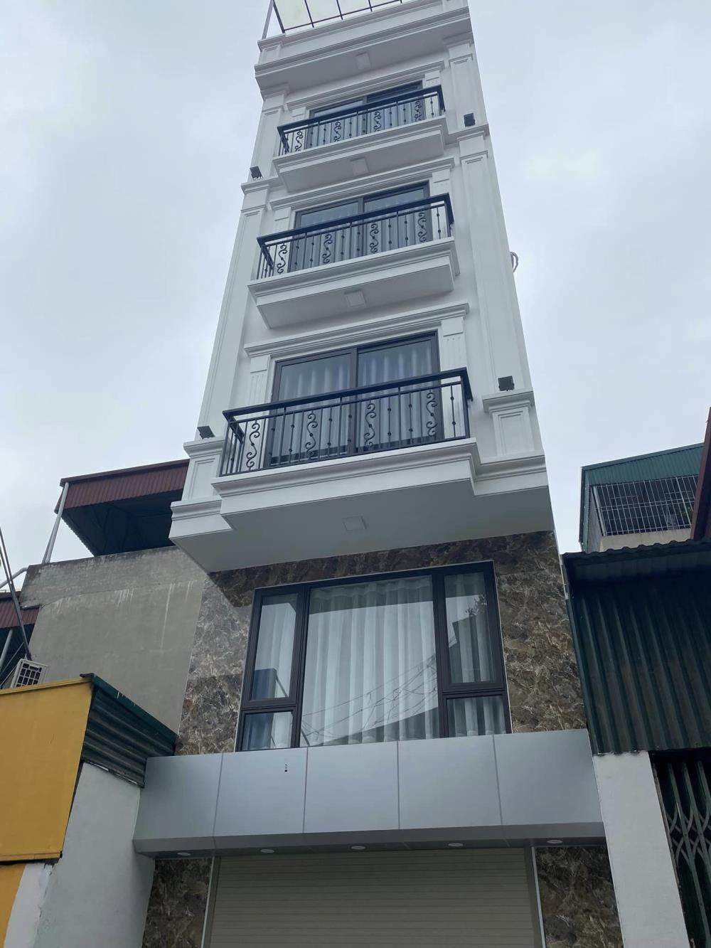 Bán nhà Thanh Am, 40m x 6 tầng, mặt tiền 6m, thang máy, gara ô tô, giá hơn 9 tỷ