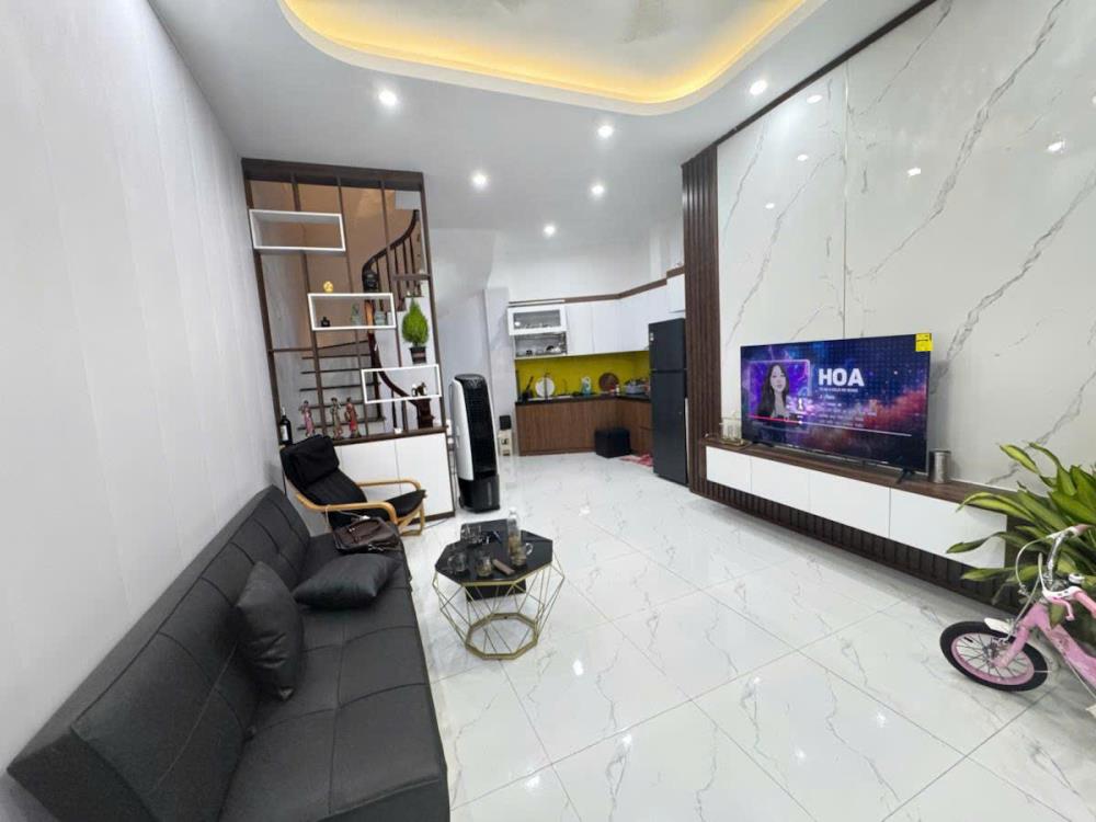 Bán nhà mặt phố Đông Các, Đống Đa, diện tích 72m2, giá chỉ 31 tỷ
