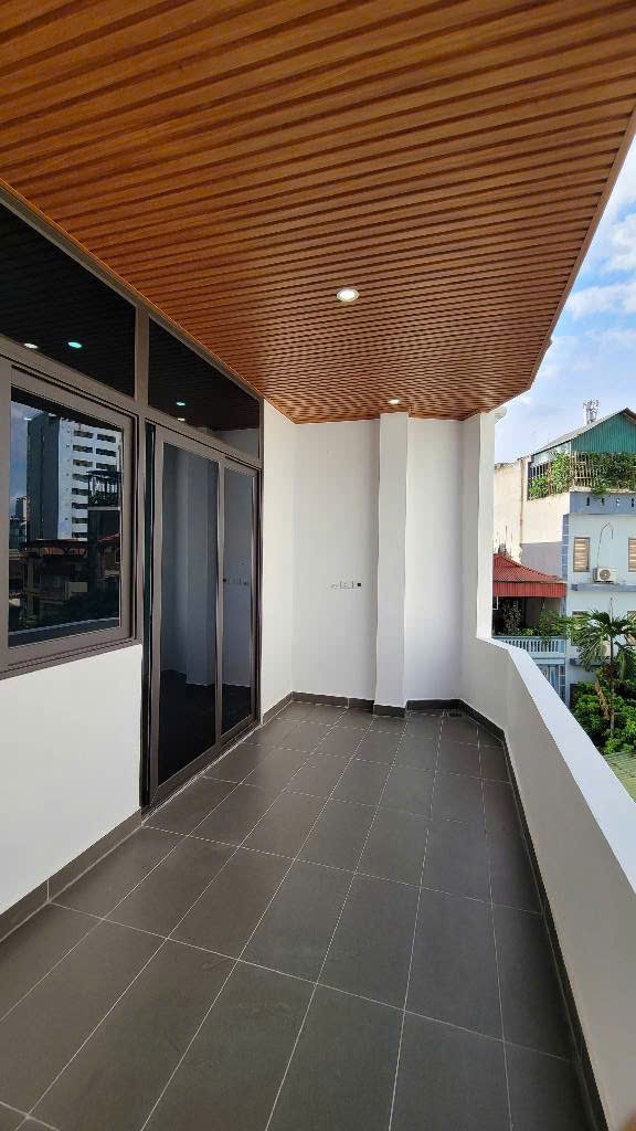 Bán nhà Cầu Giấy Trung Hòa, diện tích 42m², sổ đỏ chính chủ, giá 14.3 tỷ