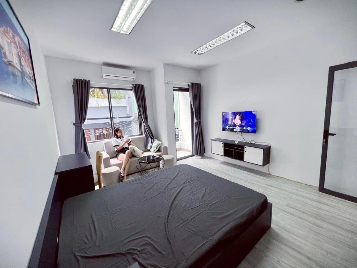 Phòng ngay Lý Văn Phúc, Quận 1, ban công tách bếp 40m2, giá chỉ 9 triệu