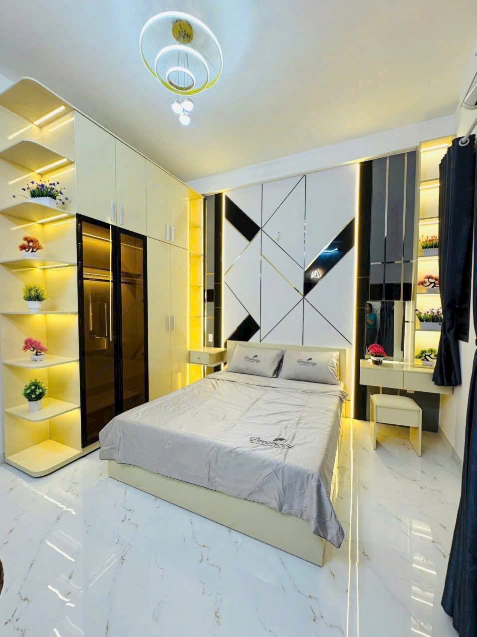 Bán nhà đường Nguyễn Ảnh Thủ, Q12,  3 tầng  4x15m, có sân ô tô, giá 5.4 tỷ