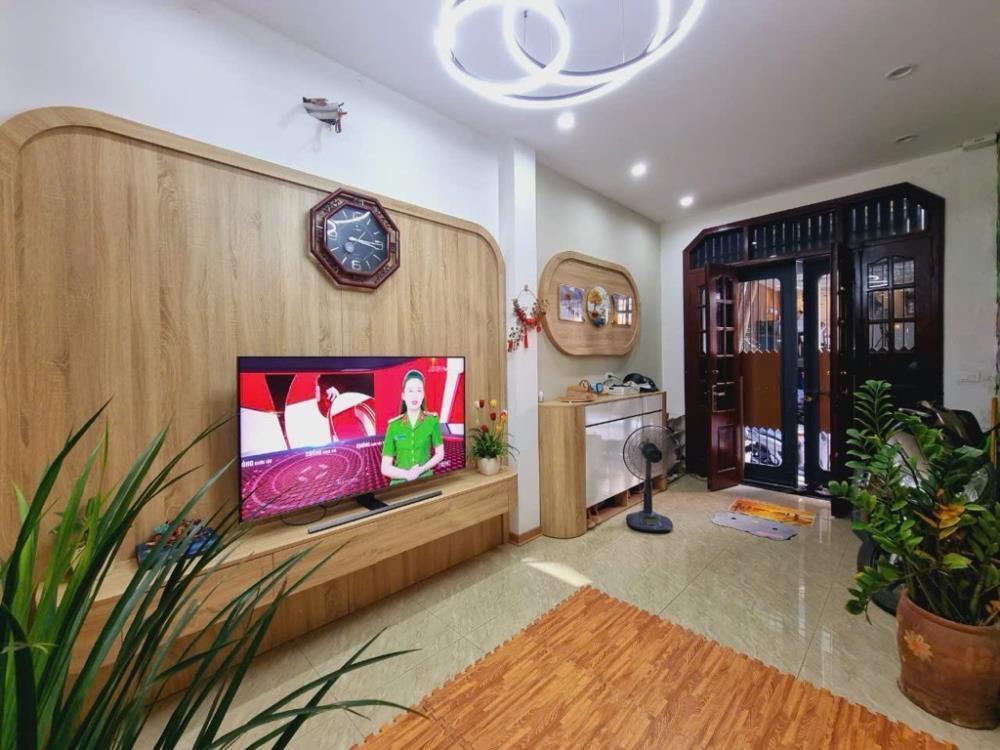 Bán nhà Cầu Giấy, khu phân lô, ngõ to hơn phố, vỉa hè đá bóng, kinh doanh