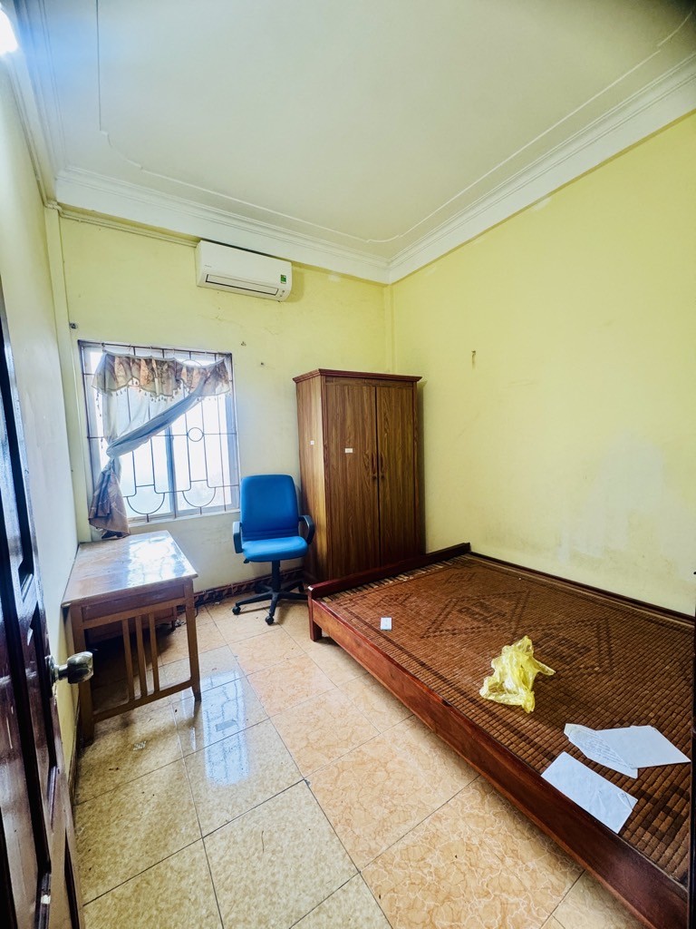 Bán nhà trung tâm Sài Đồng, 38m2, 3 tầng, full nội thất, chưa tới 5 tỷ