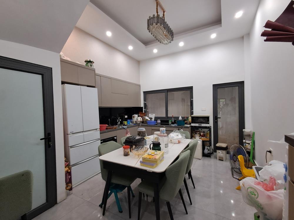 Bán nhà Tây Hồ, ngay Lạc Long Quân, gần hồ Tây, 58m2, 4 tầng, 15.5 tỷ