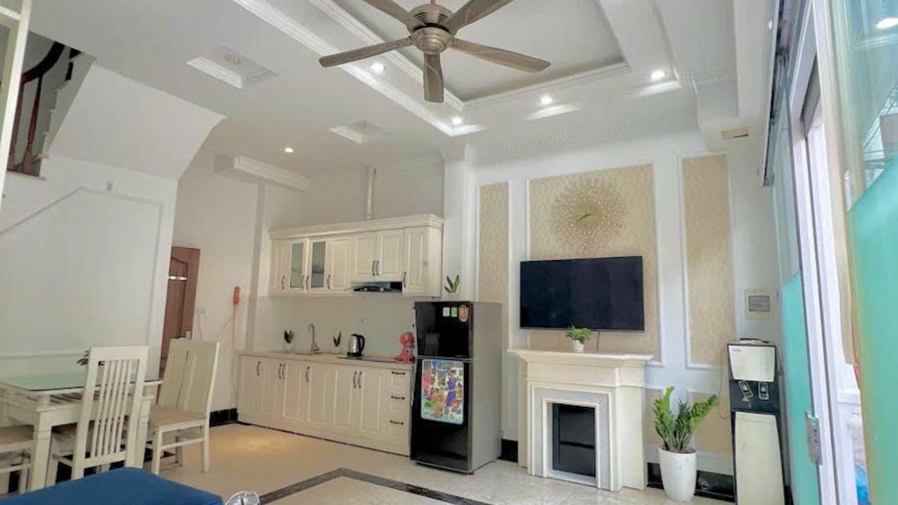 Bán nhà Đàm Quang Trung 32m 5 tầng MT5m ô tô đỗ - chỉ hơn 7 tỷ