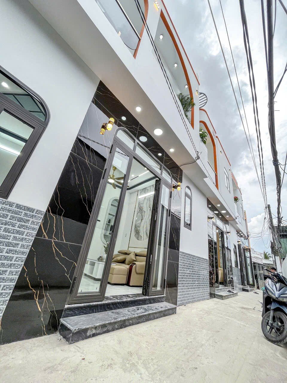 Bán nhà phố cách chợ an bình 100m giá 2 tỷ 550