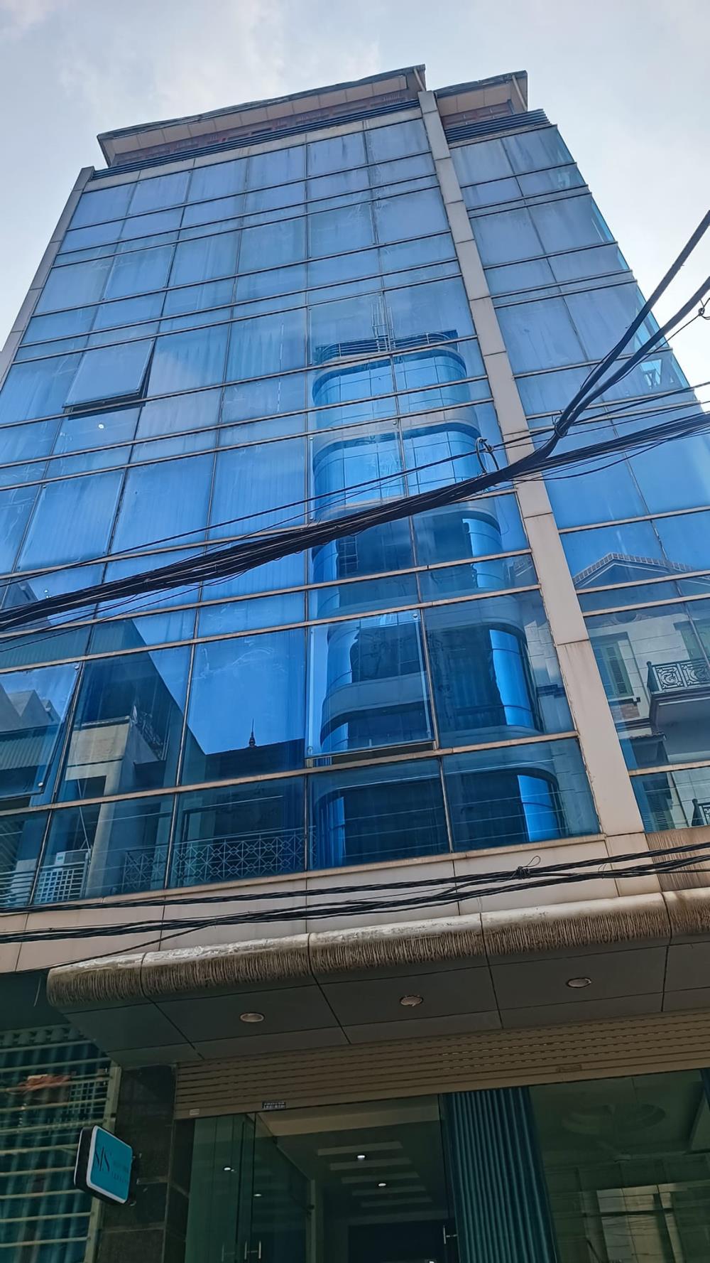 Bán tòa nhà văn phòng Phạm Văn Đồng Cầu Giấy, diện tích 200m² 9 tầng, giá 119 tỷ