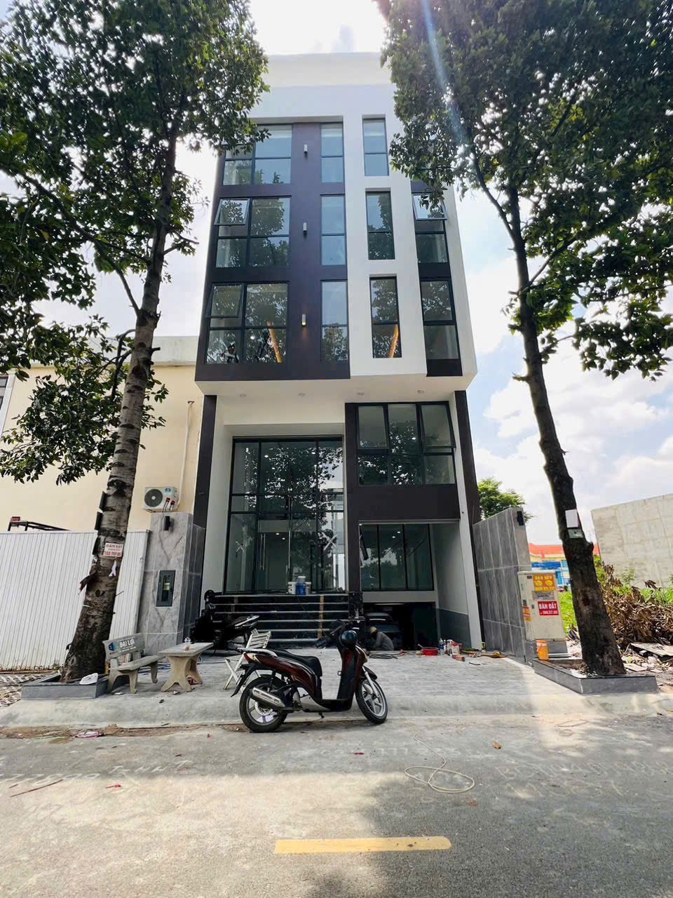 Cho thuê tòa văn phòng KDC Huy Hoàng Thạnh Mỹ Lợi Thủ Đức, diện tích 743m², giá 120tr