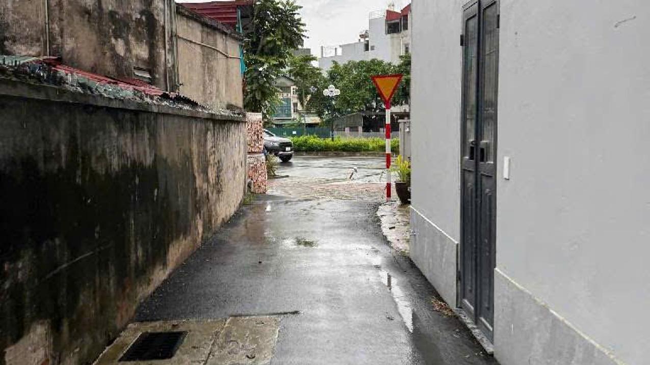 Bán nhà ngọc thụy trung tâm long biên, 37m2, ngõ ô tô thông
