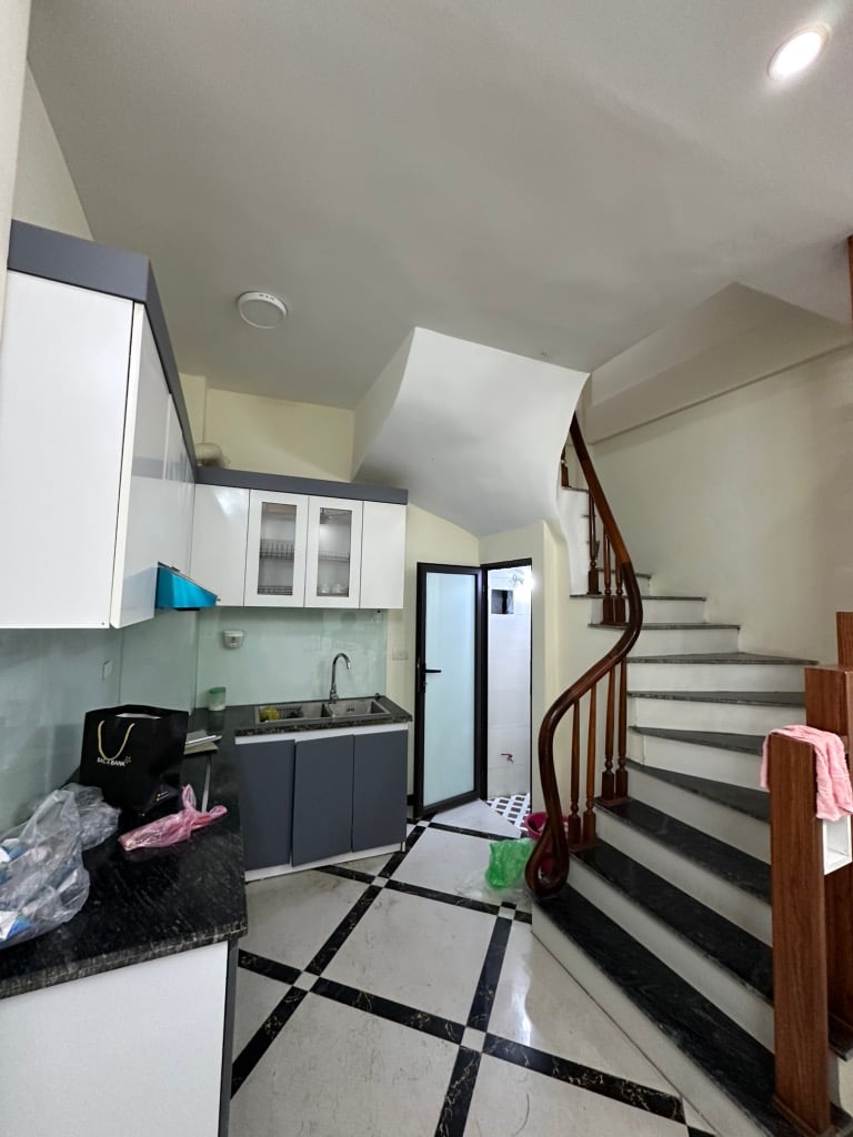 Nhà lô góc Ngọc Hà, Ba Đình, diện tích 34m², sân thoáng, giá 7,4 tỷ