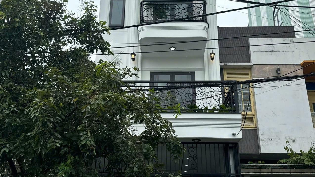 Bán nhà trung tâm Thủ Dầu Một, full nội thất, mặt phố 1 trệt 1 lầu 125m2
