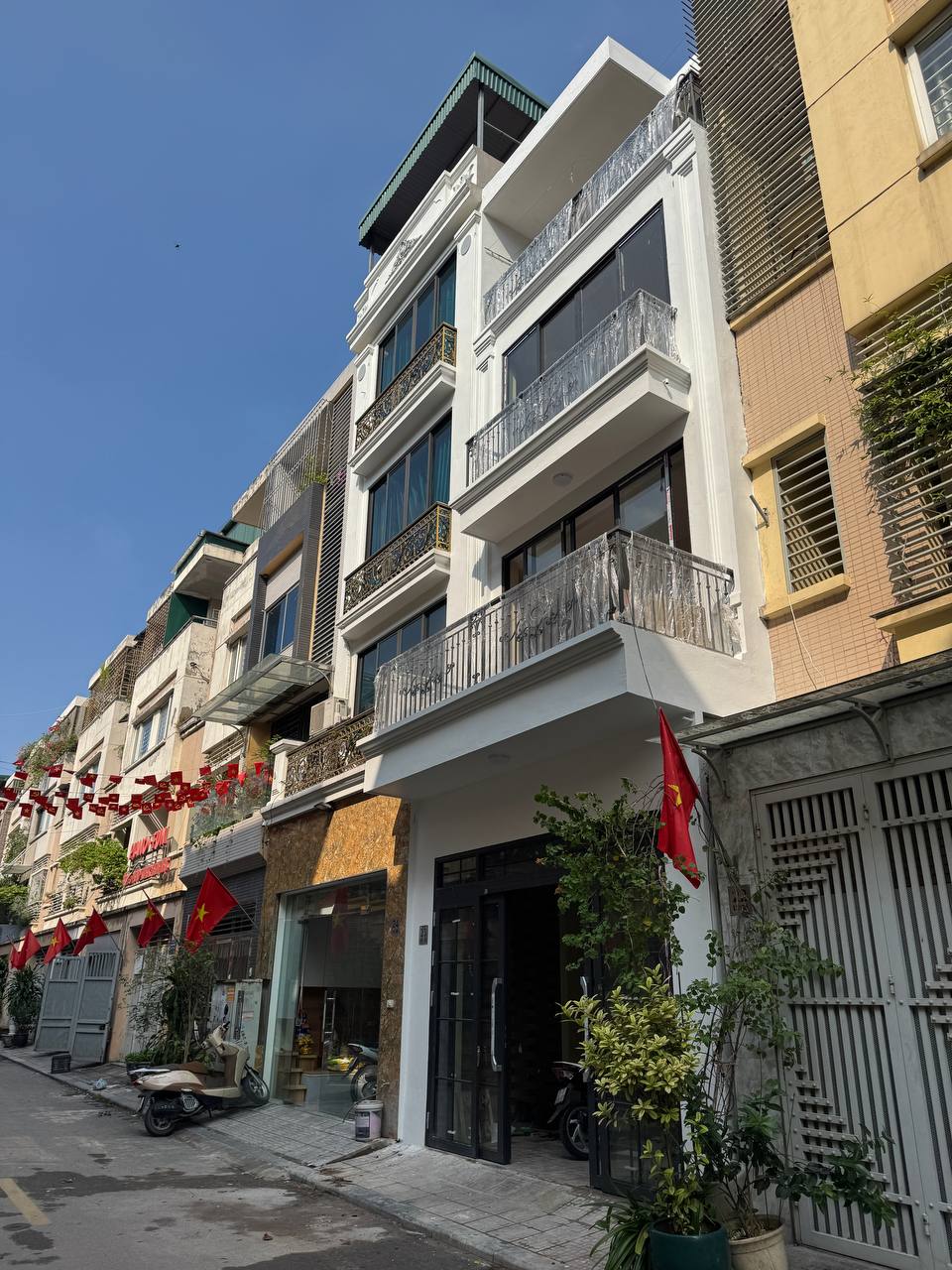 Bán nhà phố Văn Quán Hà Đông, diện tích 45m², sổ đỏ chính chủ, giá 13 tỷ