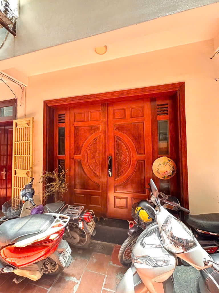Bán nhà đẹp Hoàng Hoa Thám, Ngọc Hà, Ba Đình, 46m, sổ đỏ đẹp giá 9.35 tỷ