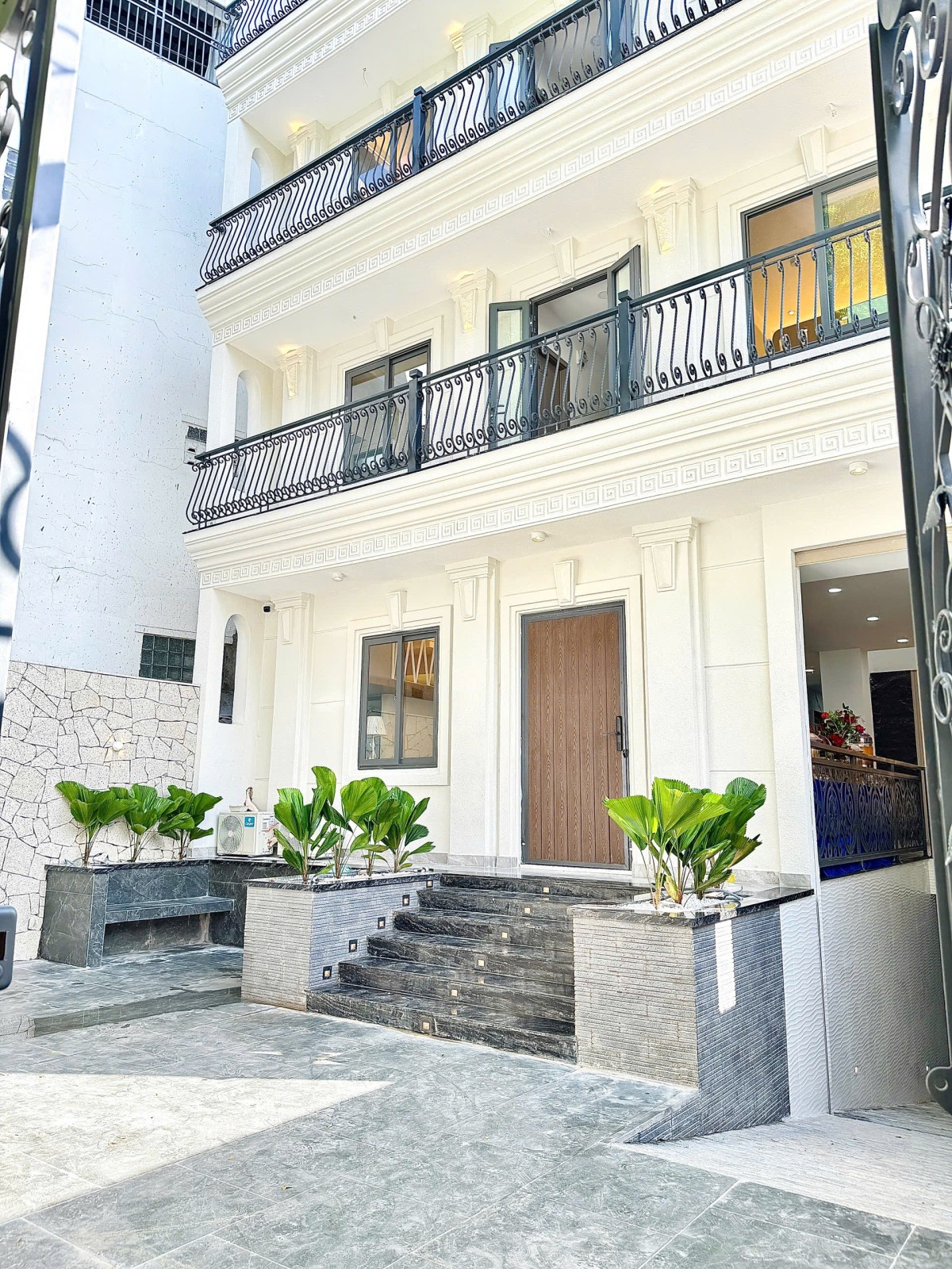 Cho thuê phòng Twin Suite gần công viên Làng Hoa, full nội thất
