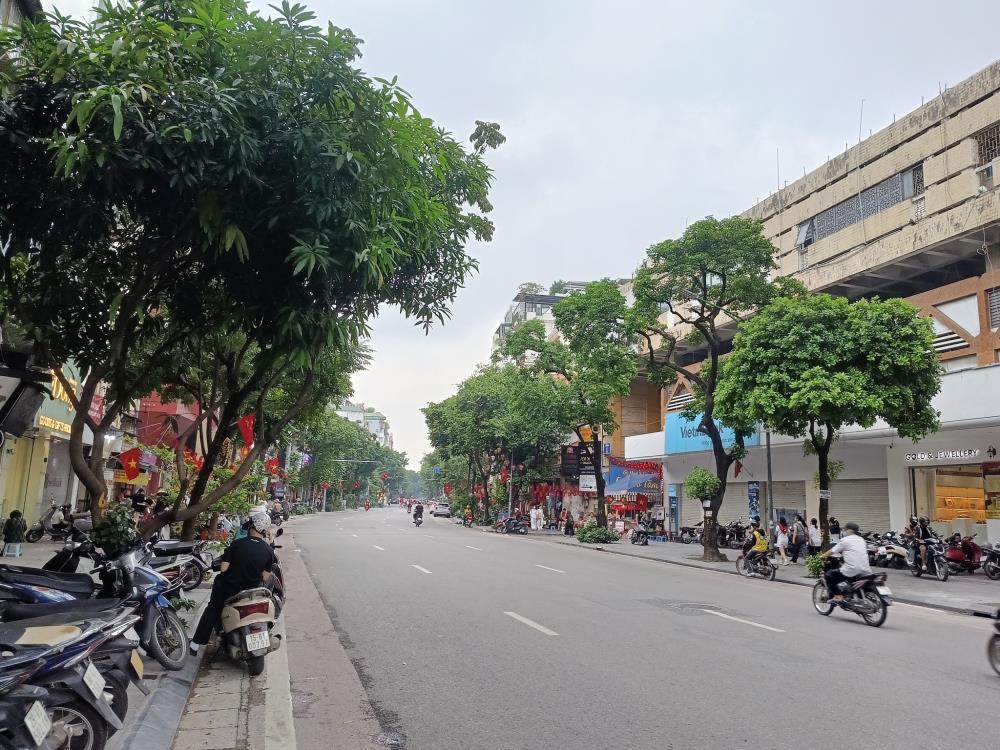 Bán nhà trung tâm quận Hoàn Kiếm, 1 tầng, kinh doanh đẹp, ô tô đỗ cửa