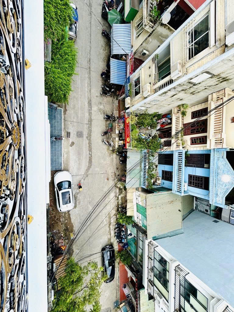 Bán nhà phân lô Hoàng Văn Thái, 6 tầng thang máy, ôtô vào nhà, kinh doanh tốt, tặng full nội thất cao cấp