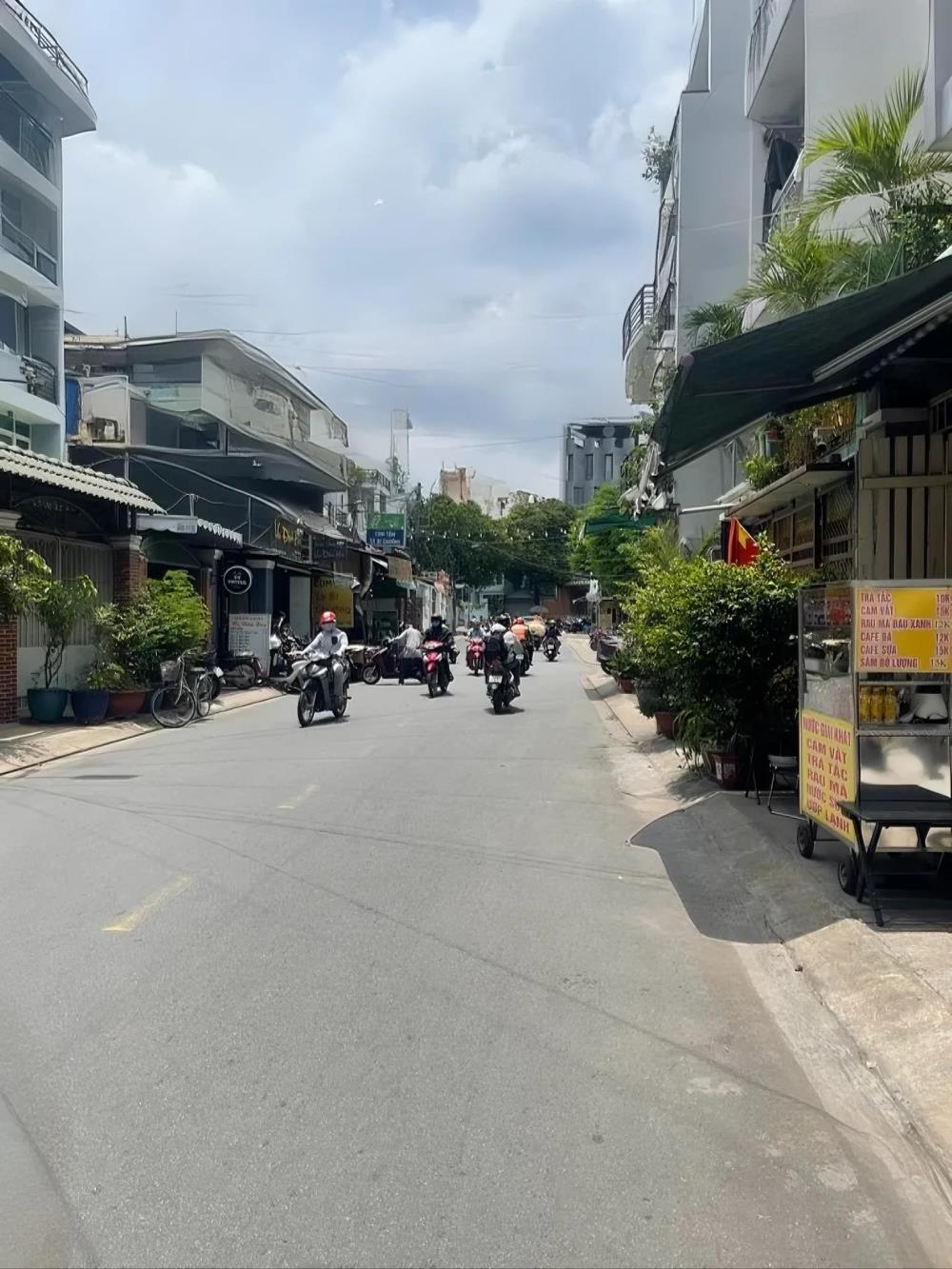 Bán nhà quận 10, 5 tầng, mặt tiền kinh doanh, chỉ nhỉnh 15 tỷ