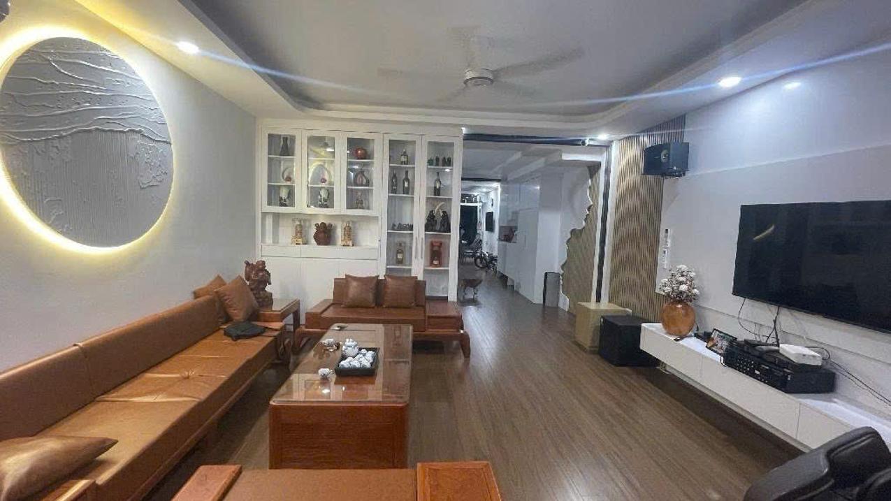 Bán nhà mặt phố Thanh Xuân, 105m² 5 tầng, giá 44 tỷ