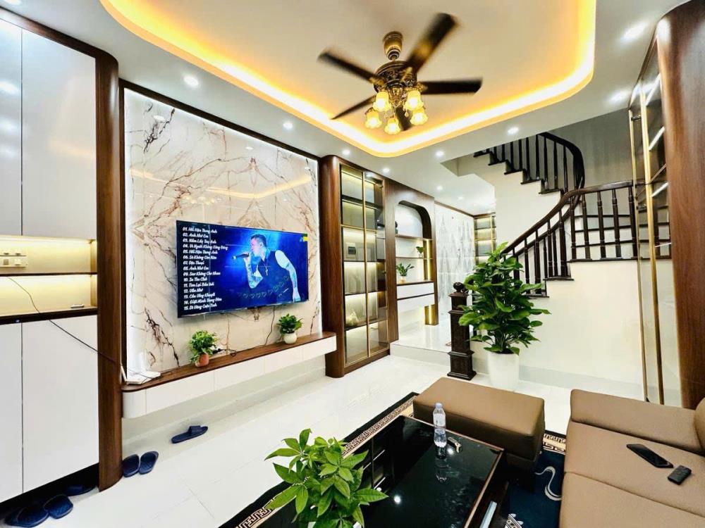 Bán nhà Tôn Đức Thắng Đống Đa, 50m² giá hơn 31,8 tỷ
