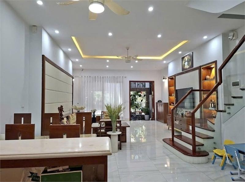 BÁN NHÀ THẠCH BÀN LONG BIÊN 52M 6 TẦNG 7,7 TỶ Ở NGAY KHÔNG CẦN NGHĨ