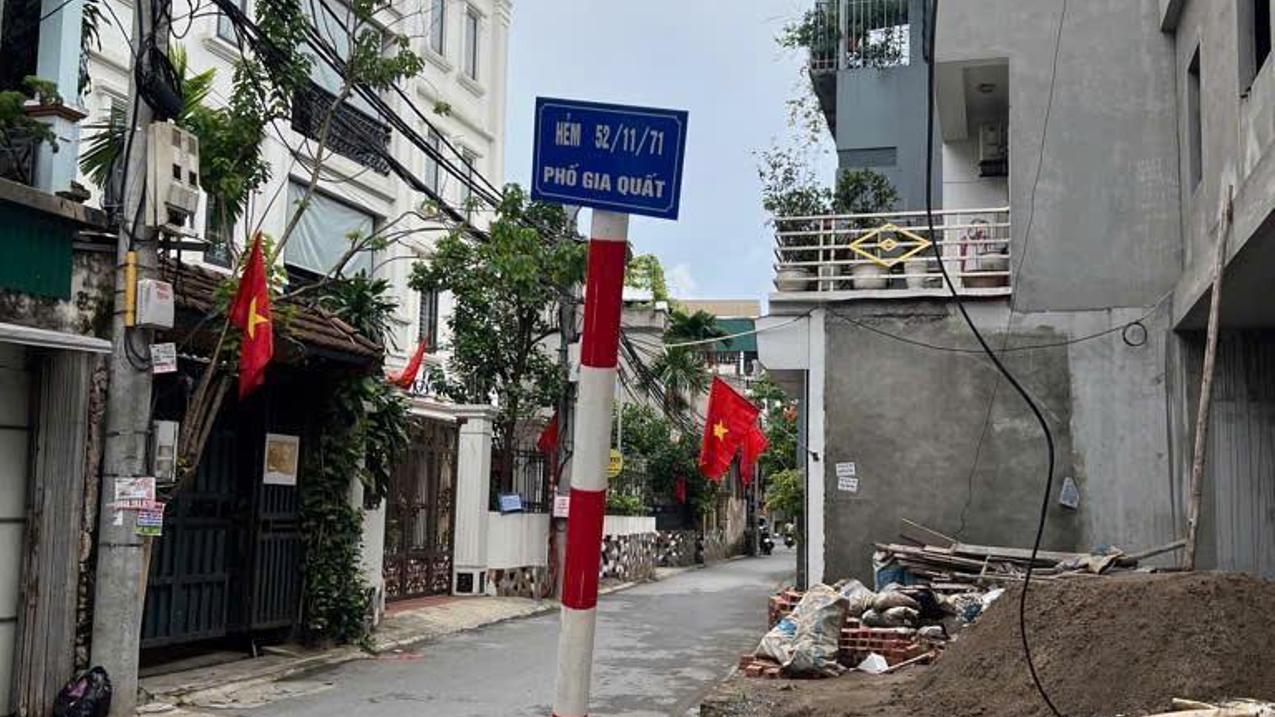 BÁN NHÀ 4 TẦNG GIA QUẤT LONG BIÊN NGÕ TO NHƯ PHỐ GIÁ CHỈ 8 TỶ 3