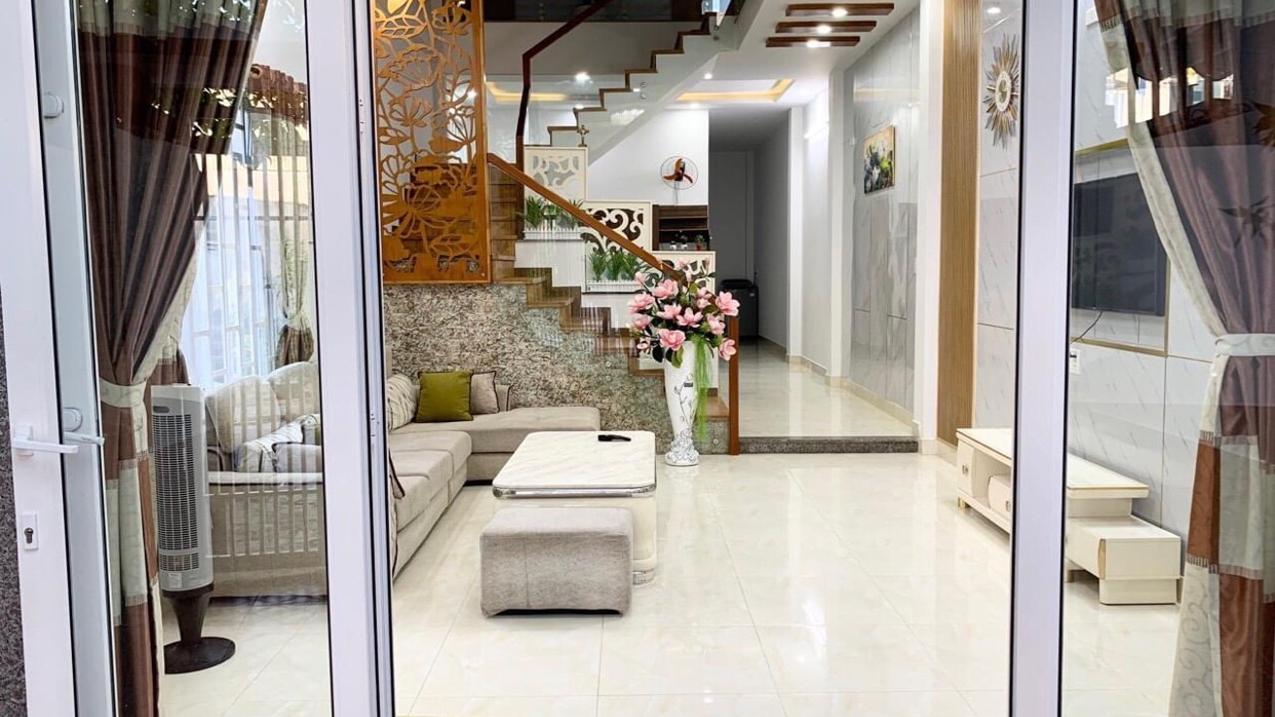 Bán nhà MT Lê Chí Dân Bình Dương 1 trệt 2 lầu 120m2 tặng nội thất 2 tỷ 6 còn thương lượng