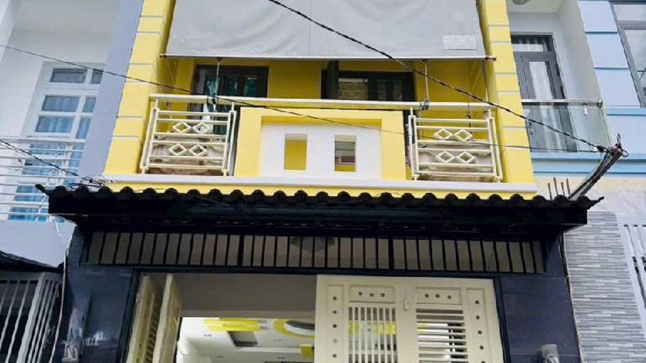 Bán nhà Bình Tân 3 tầng đẹp, 40m² (4x10), Hẻm xe tải 6m, gần Kinh Dương Vương, chỉ hơn 4 tỷ