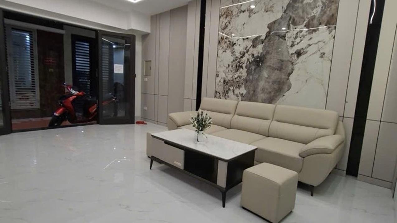 Bán nhà Bồ Đề, Long Biên, ngõ rộng, 36m², full nội thất, vị trí đẹp, giá tốt
