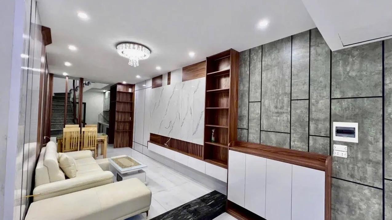 Bán nhà phố Nguyễn Sơn Long Biên – 41m² 4 tầng, sổ đỏ riêng, giá 8.8 tỷ