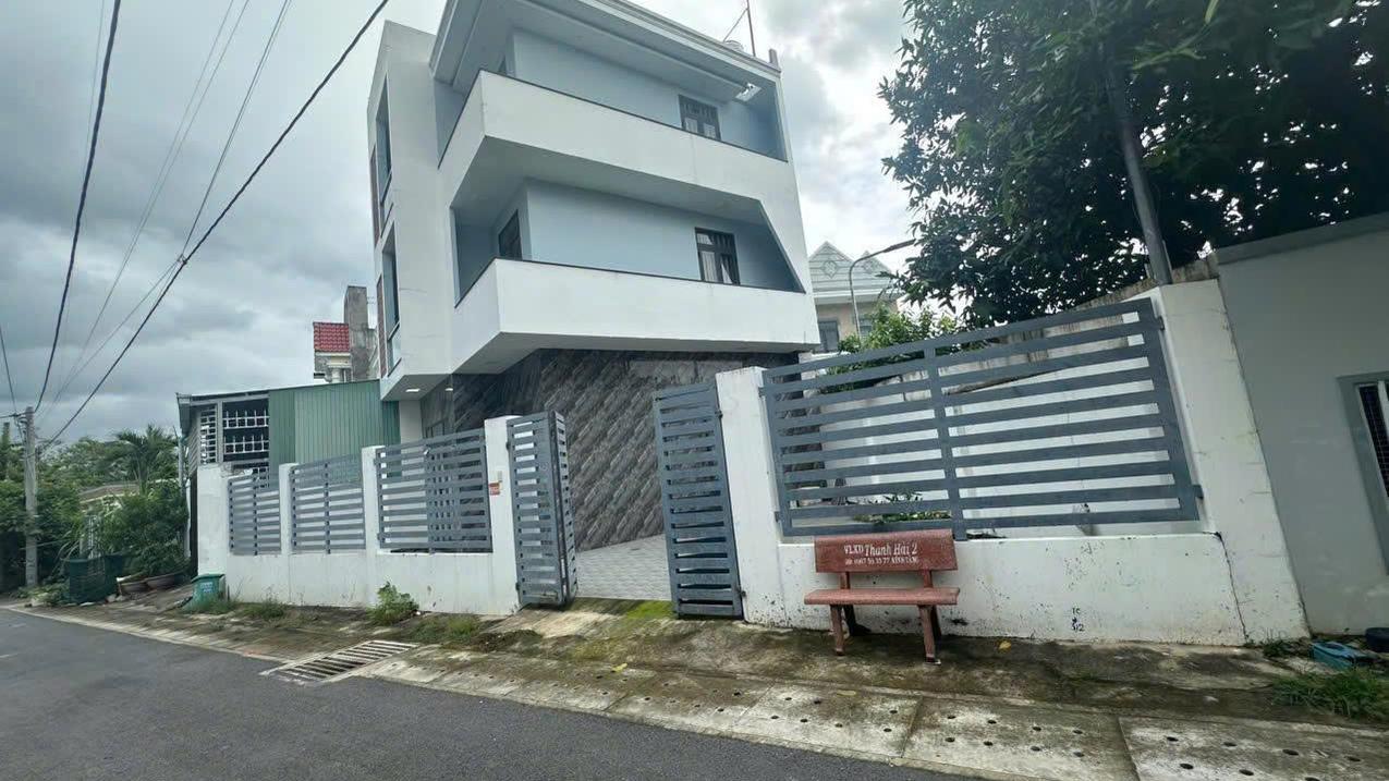 BÁN NHÀ MỚI XÂY TẠI TRUNG TÂM THỦ DẦU 1, 3 TẦNG, CHỈ 2,5 TỶ