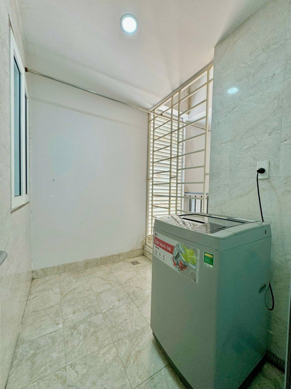 Cho thuê căn hộ 2PN quận Tân Bình, full nội thất, thoáng mát