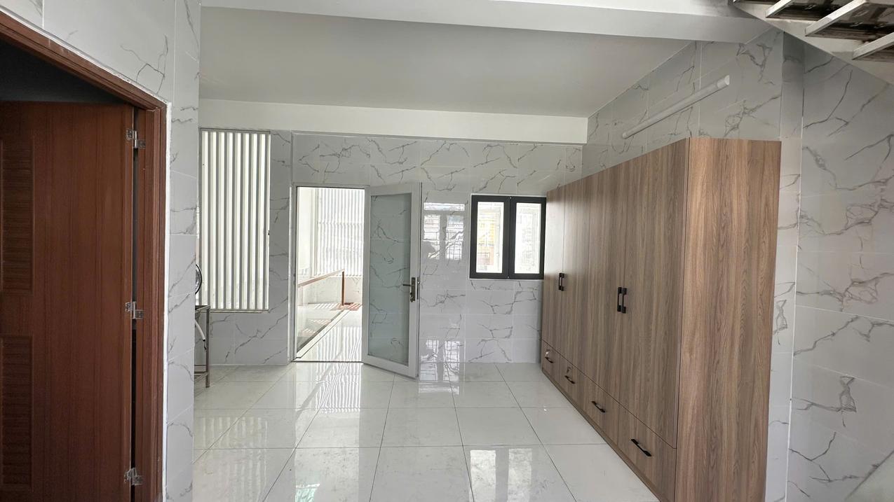 Bán nhà Bành Văn Trân, 4 tầng, 5.3x11.5m, 58m2, 10.5 tỷ TL