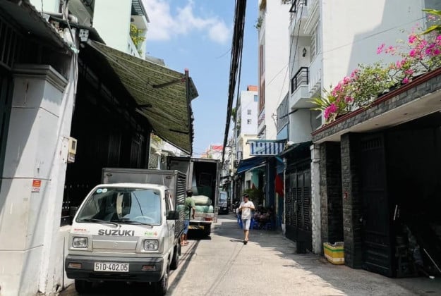 Bán nhà Phan Sào Nam, Tân Bình, hẻm xe hơi 8m thông, nhà mới đẹp, 7 phòng ngủ, sổ nở hậu, giá tốt