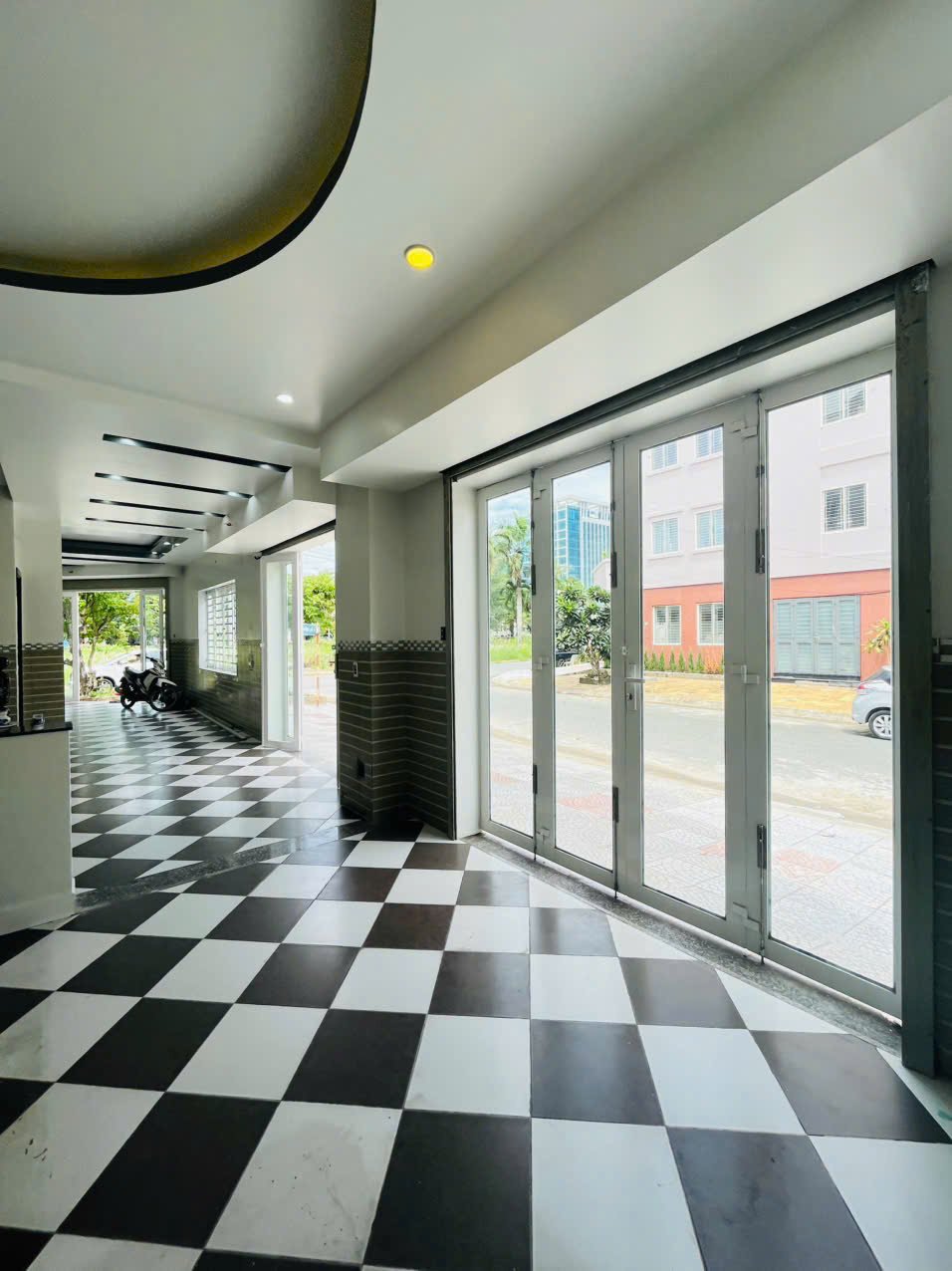 Cho thuê nhà Hưng Phú Cái Răng, 1 trệt 3 lầu, góc 2 mặt tiền, giá thuê 17 triệu/tháng