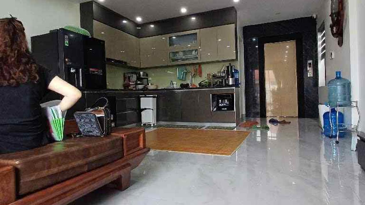Bán nhà Tân Mai, quận Hoàng Mai, 60m, 7 tầng, nhà mới cực đẹp thang máy, ô tô cất trong nhà