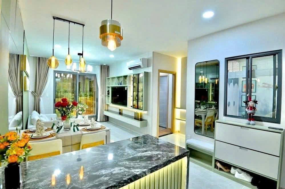 Bán căn hộ cao cấp 2PN Tân Bình, view hồ bơi, 53m², giá 2,2 tỷ, sổ hồng, cho thuê 15 triệu/tháng