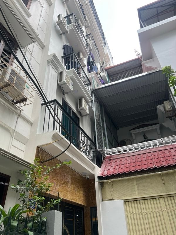 Bán ccmn Cầu Giấy, 7 tầng thang máy, dòng tiền 1.9 tỷ/năm, full nội thất