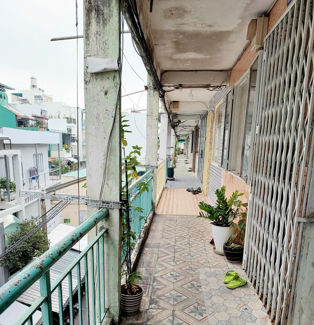 Bán căn hộ dưới 2 tỷ Nguyễn Thiện Thuật, Quận 3, lầu 3, thoáng mát, giá chỉ 1,95 tỷ