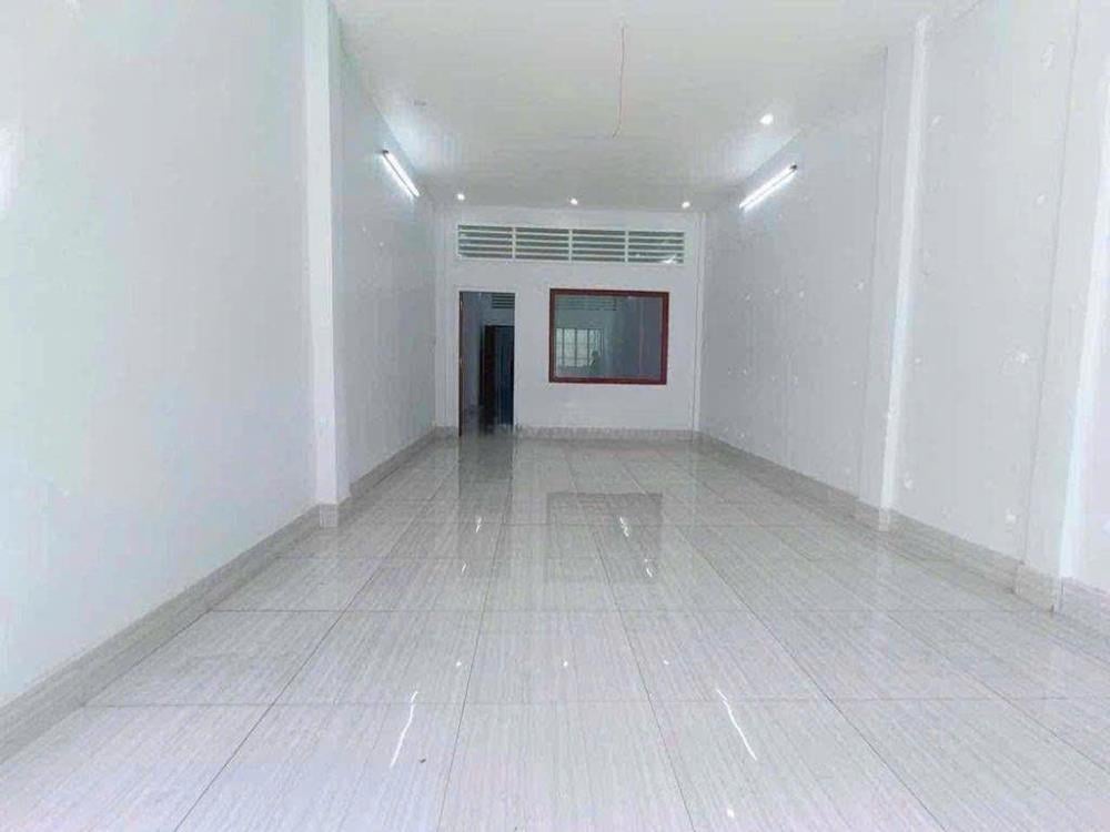 Cho thuê nhà mặt tiền Trần Hưng Đạo, vị trí đẹp, dt 120m², giá 25 triệu/tháng