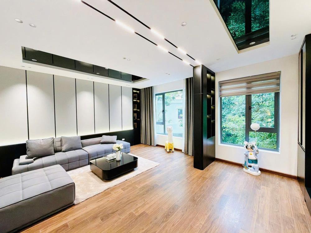 Bán nhà Xuân La, 70m x 4 tầng, phân lô ô tô tránh, mặt tiền 6,3m, giá 25 tỷ