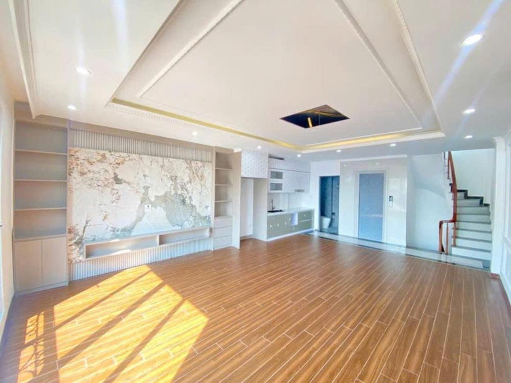 Bán nhà phố Đội Nhân, Ba Đình, 45m x 7t thang máy, lô góc, ô tô tránh, kinh doanh, giá 17 tỷ