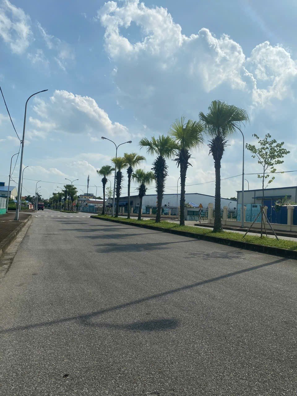 Cho thuê kho trong kcn Đài Tư, Long Biên, Hà Nội, dùng chứa hàng, chuyển phát