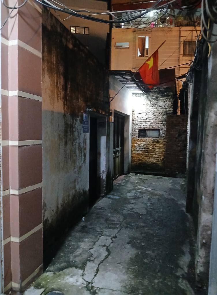 Bán đất Lạc Long Quân, Cầu Giấy, vị trí đẹp, tiềm năng tăng giá cao, giá 32 tỷ