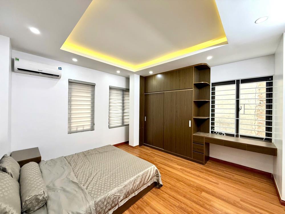 Bán nhà lô góc Láng Thượng Đống Đa, 5 tầng DT 32m², ngõ thông, sổ đỏ chính chủ, giá tốt